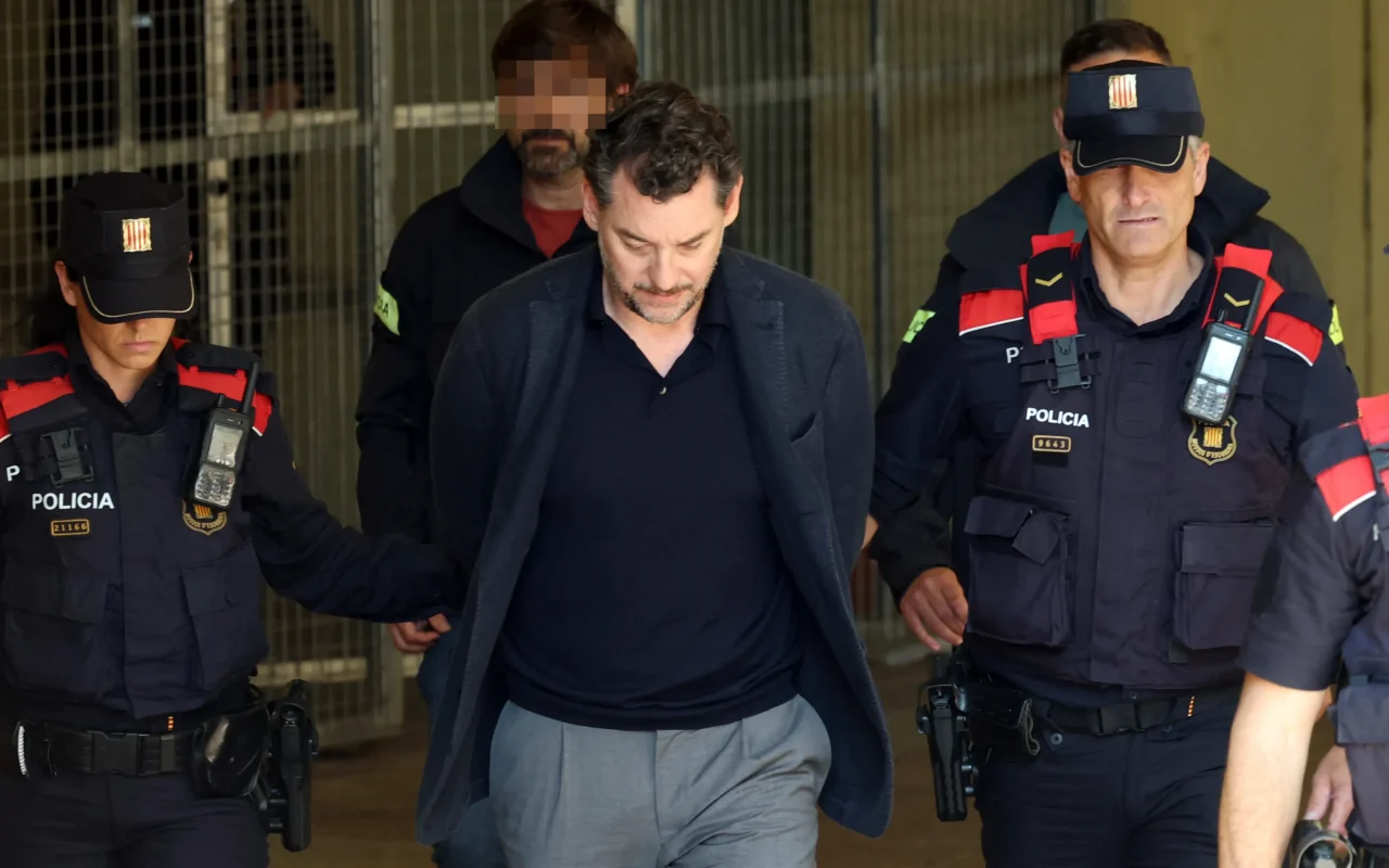 Mystery as son of Mango founder’s ‘phone he took on hike vanishes’ after billionaire dad plunged to his death