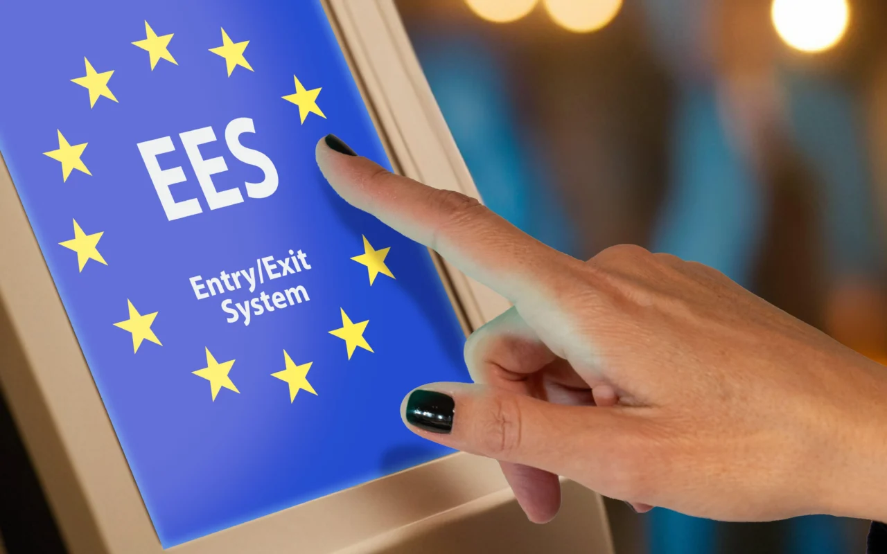 Popular European country to allow Brits to use e-gates at the airport – skipping mega long queues this summer