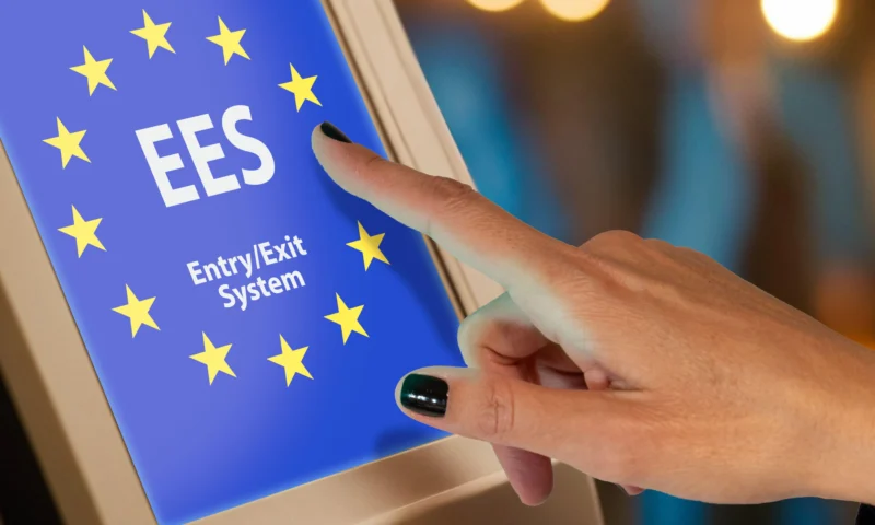 Popular European country to allow Brits to use e-gates at the airport – skipping mega long queues this summer