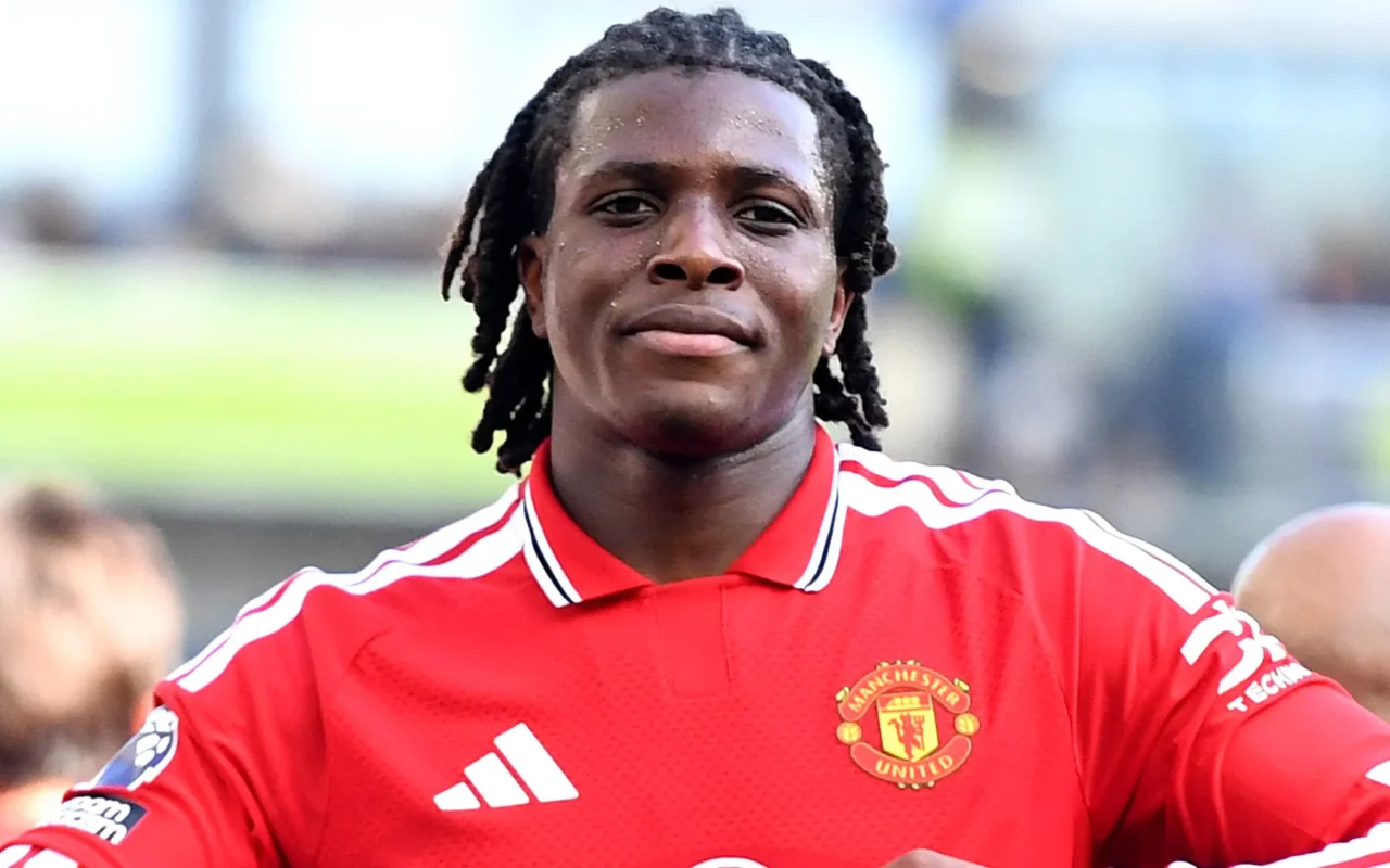 Man Utd star Patrick Dorgu interrupted in mixed zone by £100m transfer target in comical moment