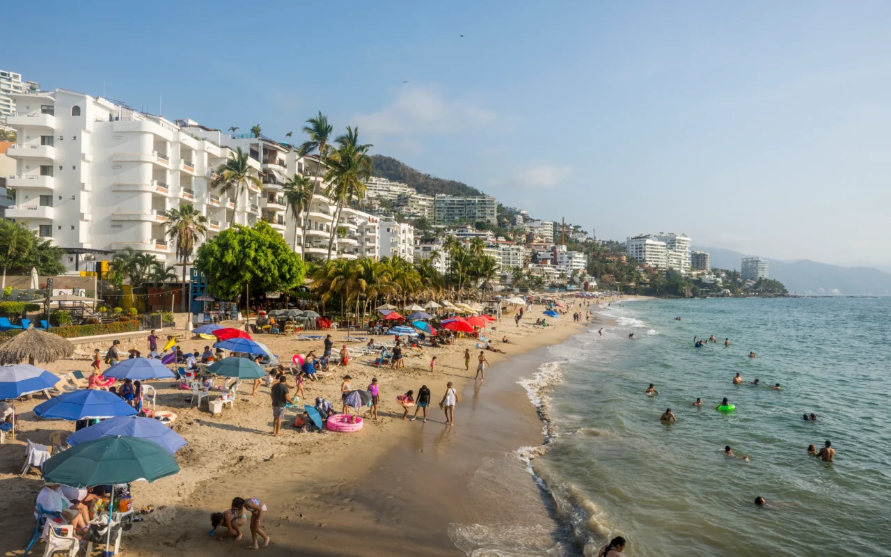 Fears serial killer is on the loose in paradise tourist hotspot as three women found murdered within just 11 days