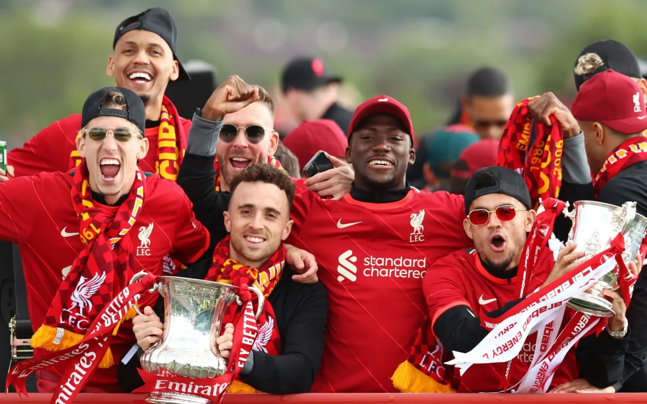 ‘Retiring where I belong’ – Premier League title winner, 39, quits football after leading side back to Champions League