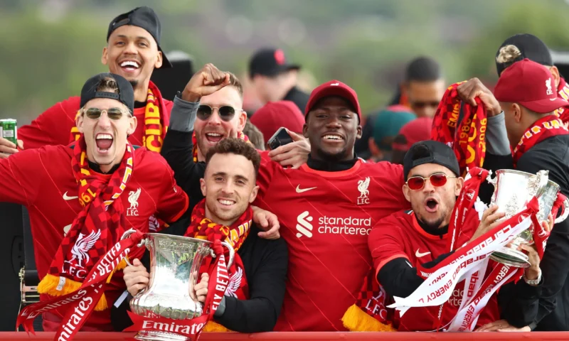 ‘Retiring where I belong’ – Premier League title winner, 39, quits football after leading side back to Champions League