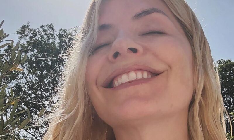 Holly Willoughby glows in stunning make-up free selfie as she enjoys the sun after huge TV return hint