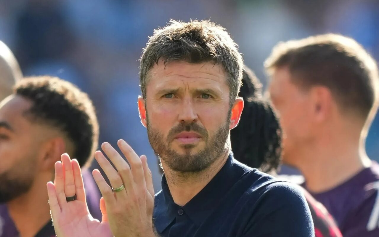 Michael Carrick shows his class as new boss lets forgotten Man Utd star bid farewell to fans with emotional late cameo
