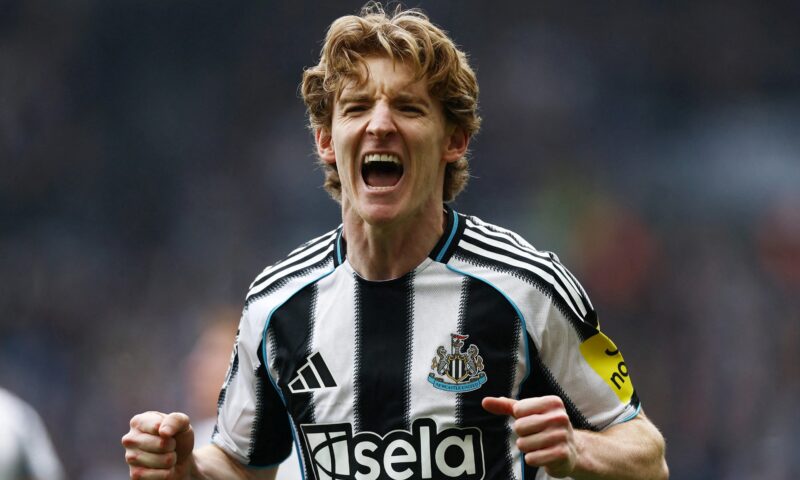 Anthony Gordon on 11am flight as he jets out to Barcelona to seal £70million transfer from Newcastle ahead of World Cup