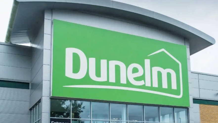 Dunelm slashes ‘cooling’ fitted sheet to £13 during heatwave – it ‘genuinely feels like hotel bedding’