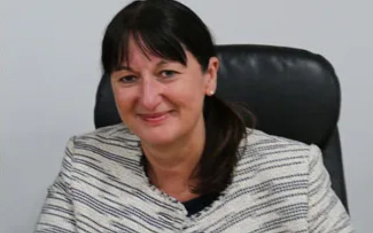 Fury as council chief exec handed huge £280k exit payout branded a ‘lottery win’