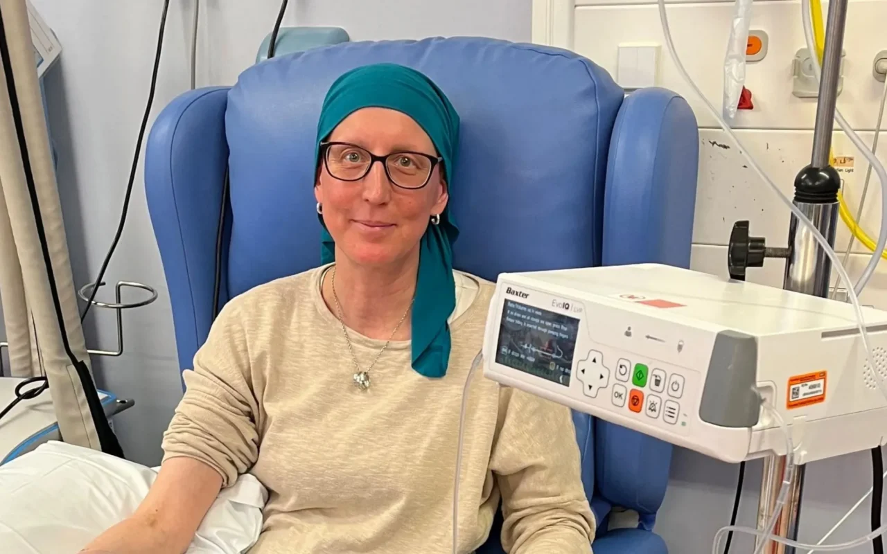 I’ve got months to live after docs mistook my symptoms for perimenopause – I just thought knee pain was ageing