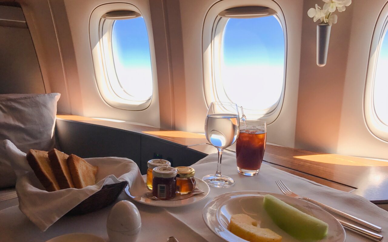 NYC mom refuses to fly ‘privileged’ kids first class to build character — and people had a lot to say about this