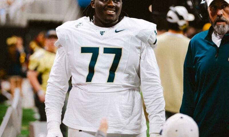 College football prospect dead at 17 after single-vehicle car crash in Florida