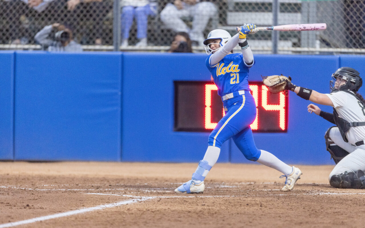 Aleena Garcia’s two-homer, 7-RBI night propels UCLA into Women’s College World Series