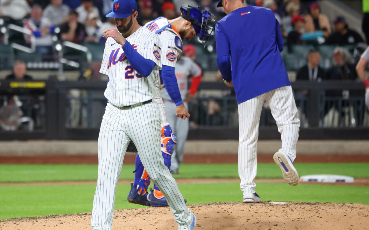 Mets flop in just about every way against Reds as losing skid hits five