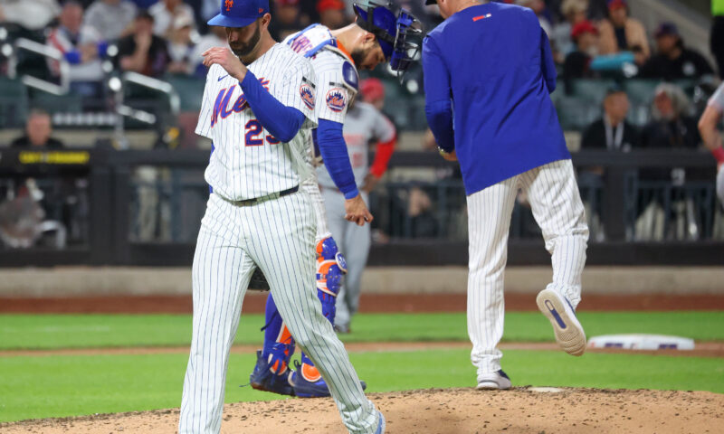 Mets flop in just about every way against Reds as losing skid hits five