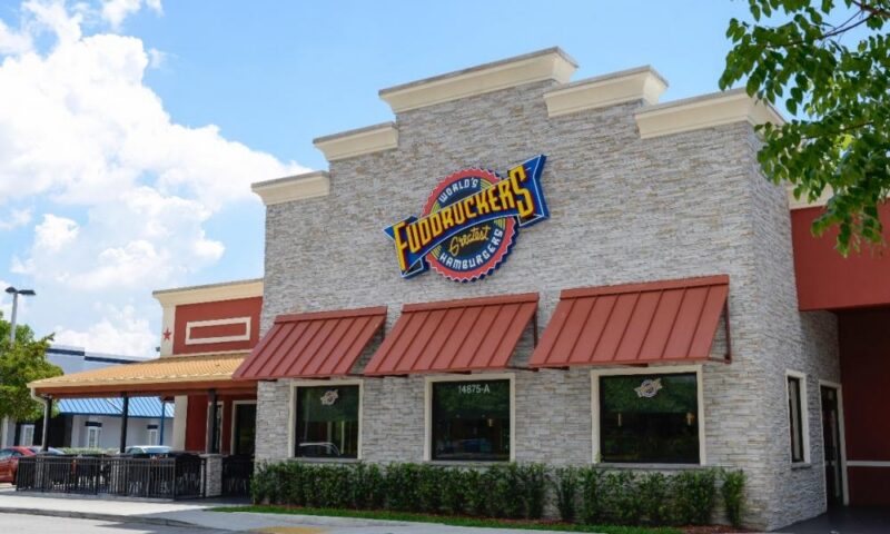 Fuddruckers became the ‘Blockbuster’ of burgers, and now it’s nearly gone