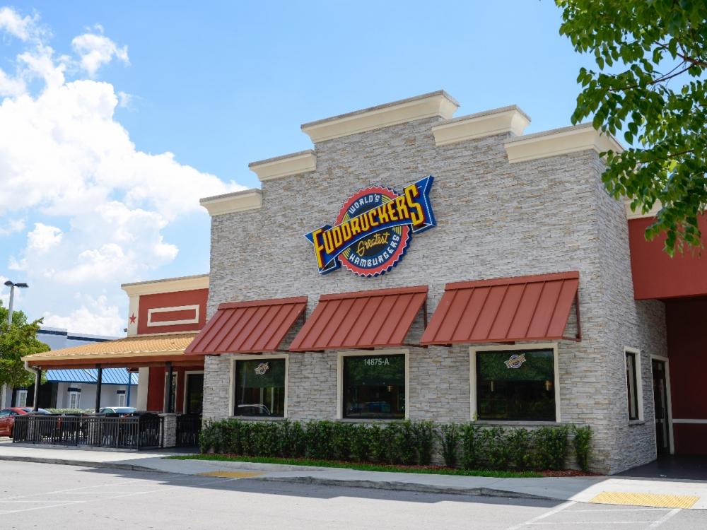 Fuddruckers became the ‘Blockbuster’ of burgers, and now it’s nearly gone