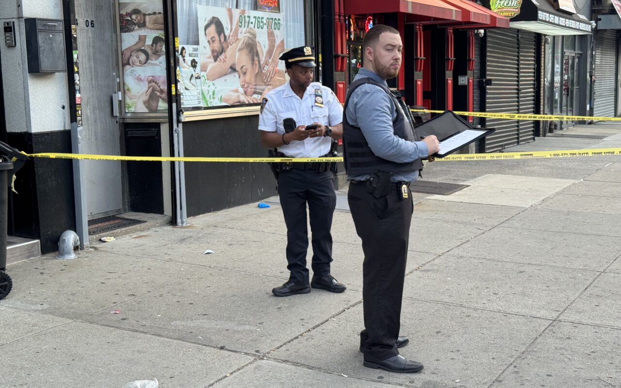 3-year-old found unconscious on sidewalk after apparent fall out of NYC apartment window
