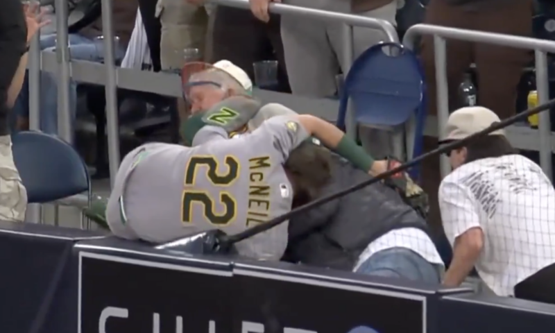 Jeff McNeil accidentally bloodies elderly fan with cleat while diving into stands