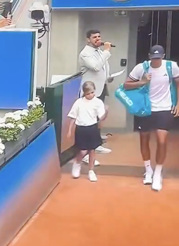 Tennis star Rafael Jodar leaves child mascot hanging in another viral French Open moment