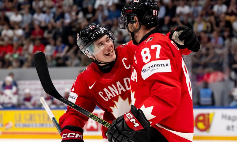Canada blanks Team USA to advance to semis at hockey worlds