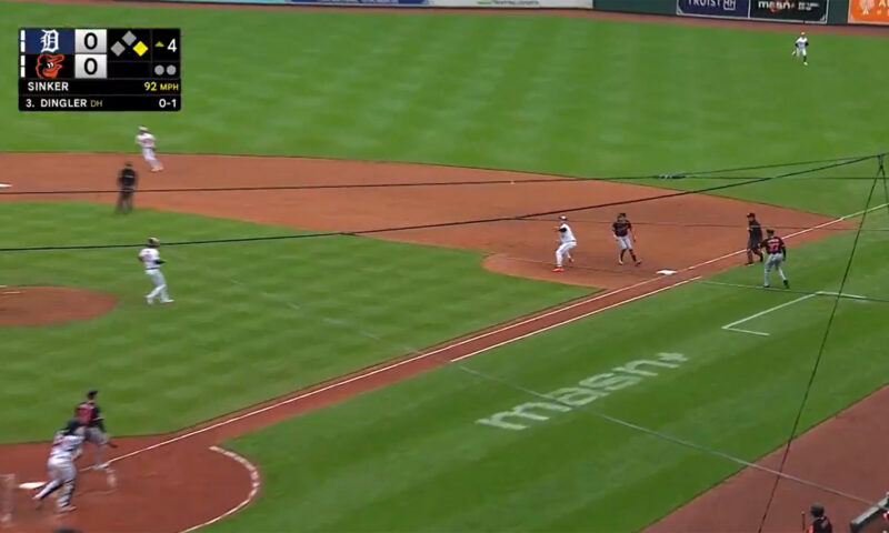 Pete Alonso makes bizarre error for Orioles as double play attempt goes horribly wrong