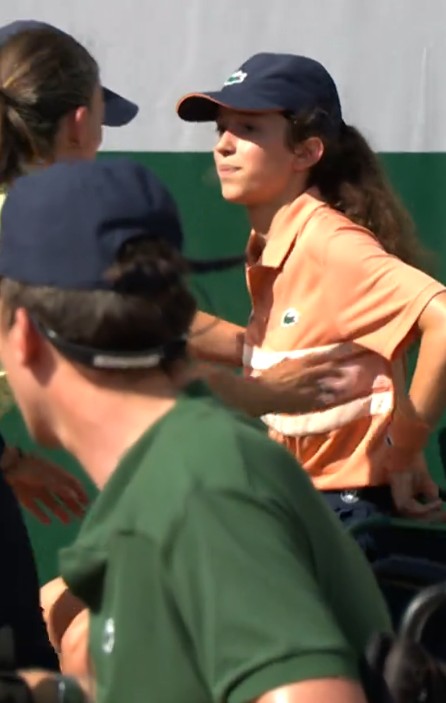 French Open ball girl exits match due to sweltering heat in worrying scene