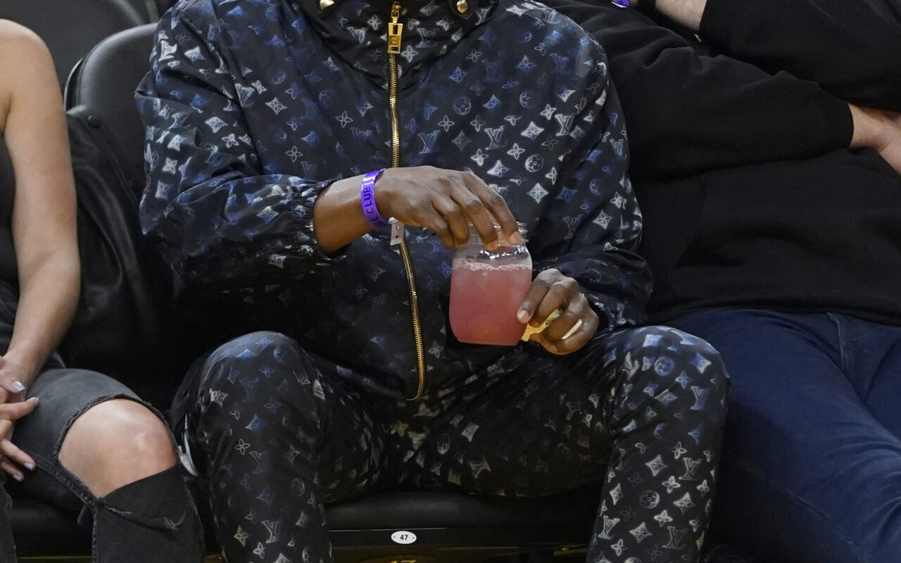 Floyd Mayweather sues notorious NYC money manager in alleged $175M fraud scheme over jewels, jet: ‘The gloves are off’