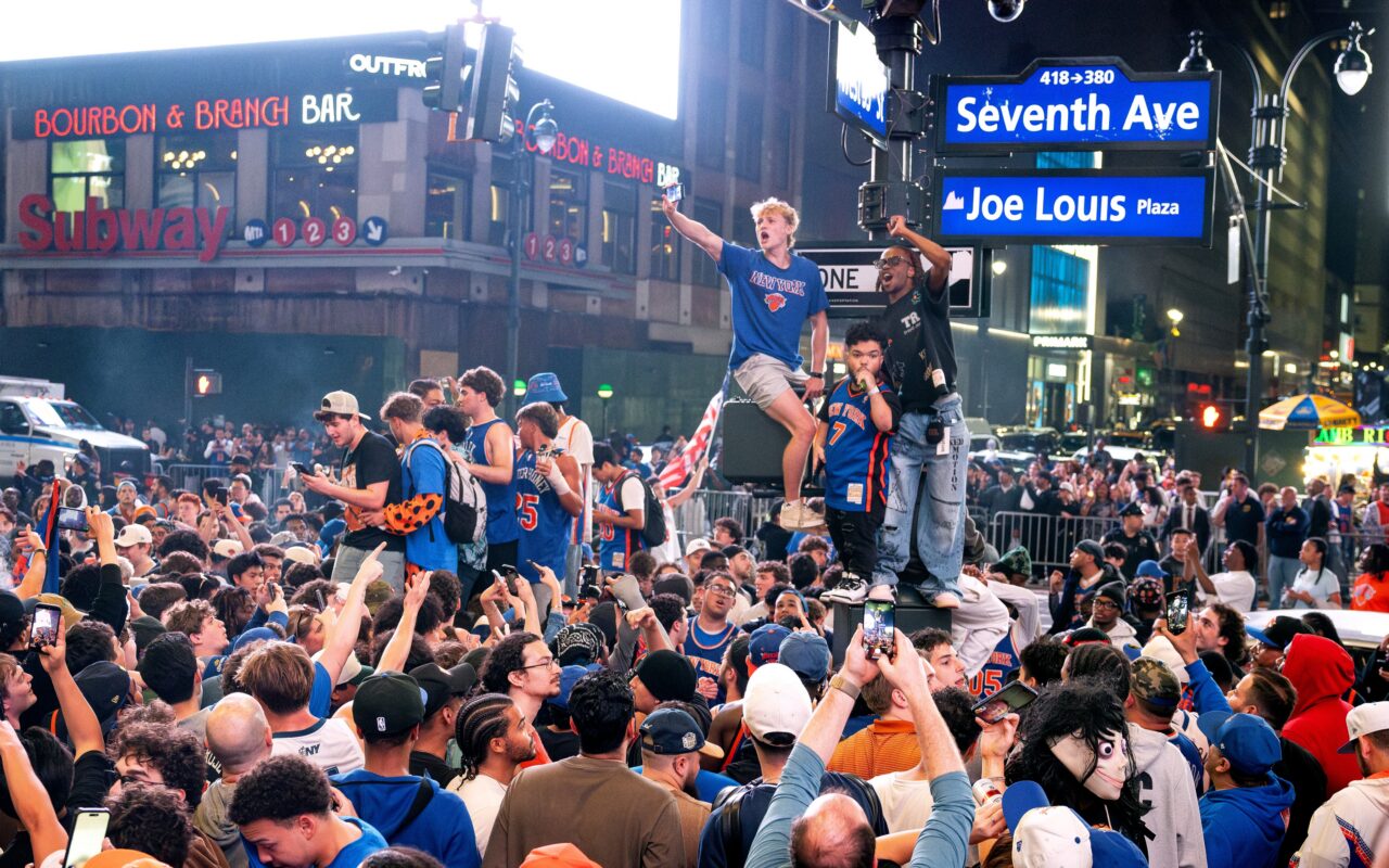 6 hauled off in cuffs as Knicks diehards celebrate outside NYC’s Madison Square Garden after historic playoff sweep