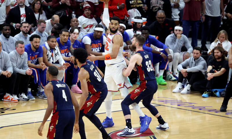 Karl-Anthony Towns returns as offensive ‘hub’ for Knicks and Cavaliers have no answers