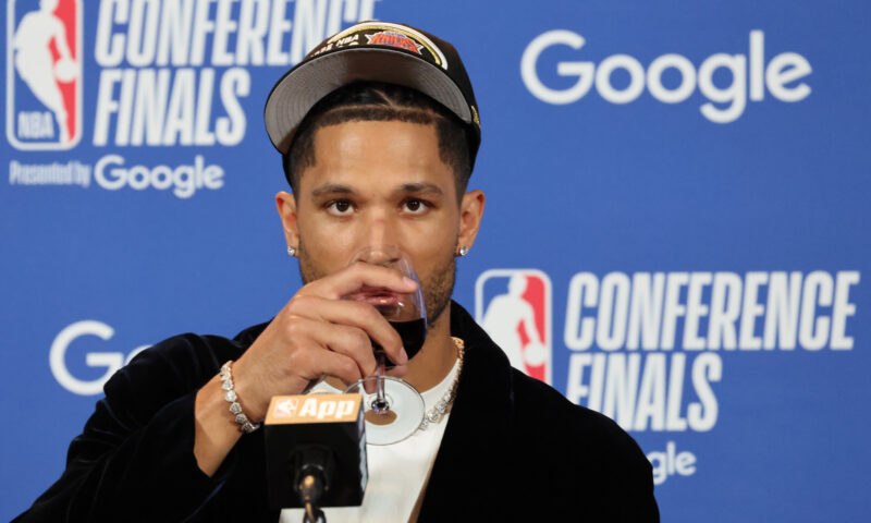 Josh Hart enjoys wine at press conference after Knicks make easy work of Cavaliers