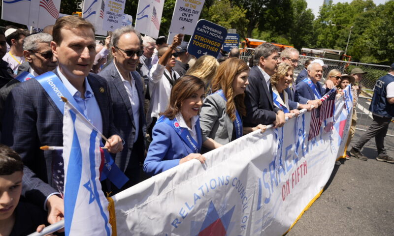 Ex-mayors join Hochul, Tisch and thousands at NYC’s Israel parade — while No-Show Mamdani bizarrely rides bike around town in business suit, no helmet