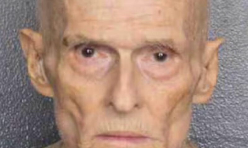 Elderly thong-wearing Florida man busted for exposing himself around apartment complex, claimed it was his ‘right to walk around naked’