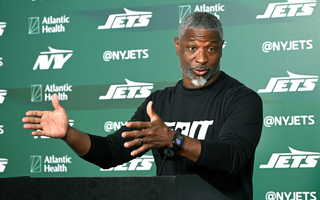 The Jets lessons Aaron Glenn is taking from ‘gritty’ Knicks run