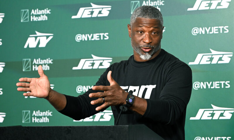 The Jets lessons Aaron Glenn is taking from ‘gritty’ Knicks run