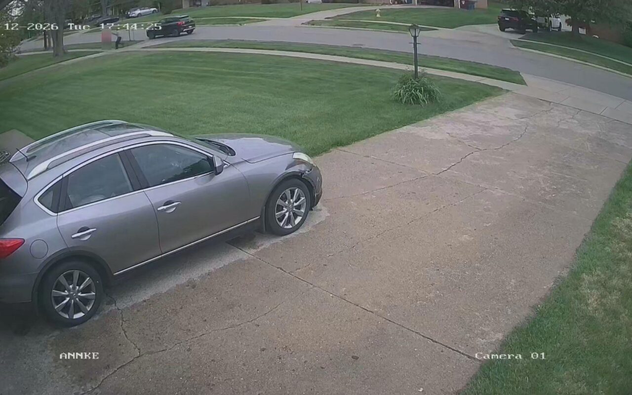 Michigan teen girl fights off repeat sex offender who attacked her while walking home from school