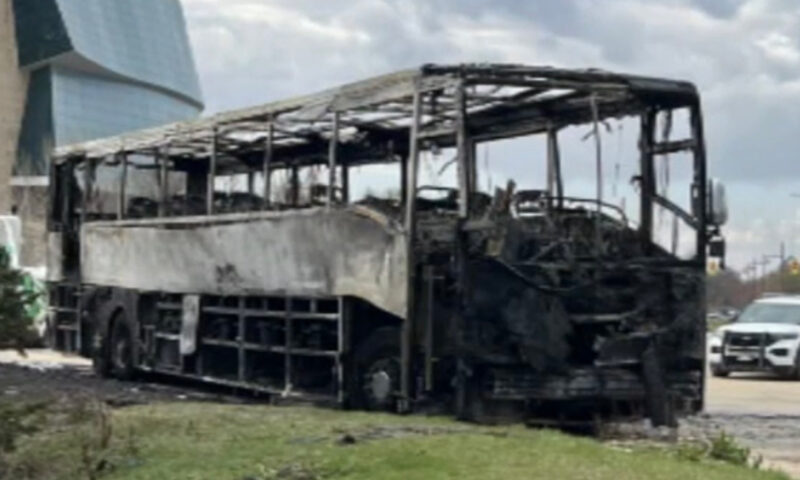 Canadian girl, 15, burns down Kane County Cougars baseball team’s bus: police 