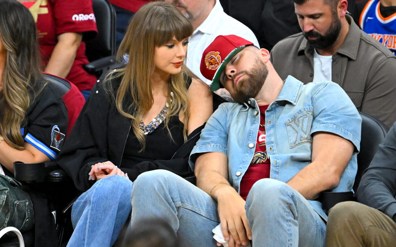Knicks break Travis Kelce’s spirit after beer-chugging stunt falls flat
