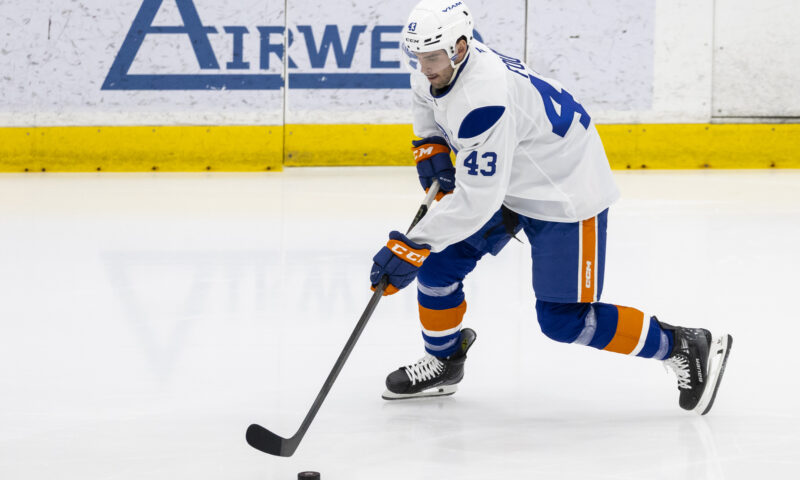 Islanders sign speedster Liam Foudy to two-way contract extension