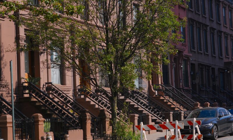 Fraudster stole Manhattan brownstone with help from huge web of conspirators: DA