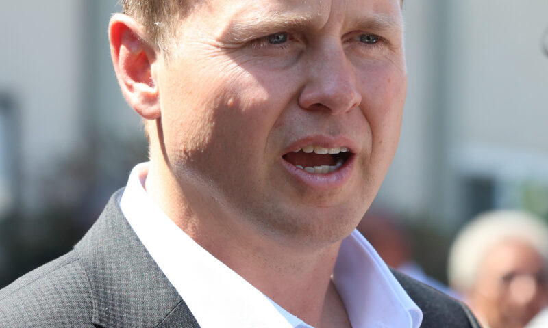 LA mayoral candidate Spencer Pratt’s epic put down to hecklers who surround him in LA