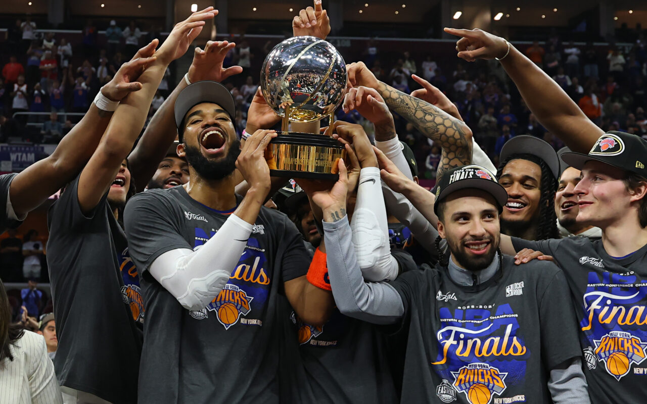 Thousands of Knicks fans swarm NYC streets to party with team headed to NBA Finals