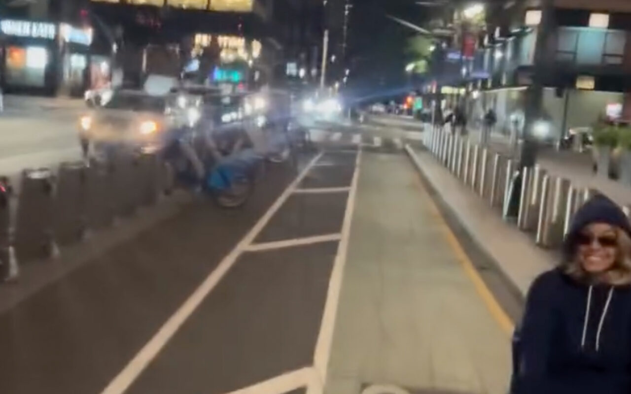Scooter Braun takes girlfriend Sydney Sweeney to Times Square for first time ever in undercover date night