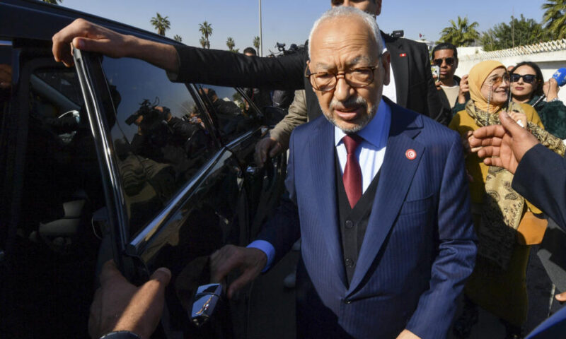 تونس: حكم بالسجن مدى الحياة على زعيم حركة النهضة راشد الغنوشي في قضية “الجهاز الأمني السري”