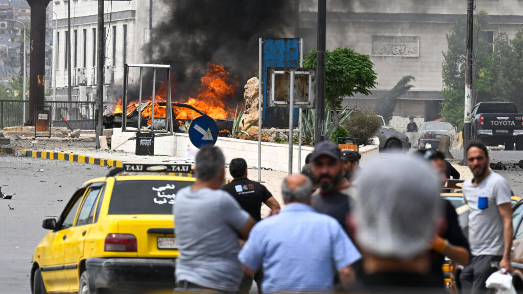 سوريا: مقتل موظفين بوزارة الداخلية في هجوم وتعرض كابل اتصالات دولي تحت البحر لعمل تخريبي