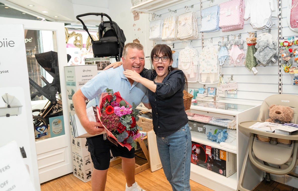Man who quit delivery job after £5.2 million lottery win returns to former workplace
