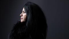 رحيل مارجان ساترابي الفنانة التي كسرت الصور النمطية عن إيران