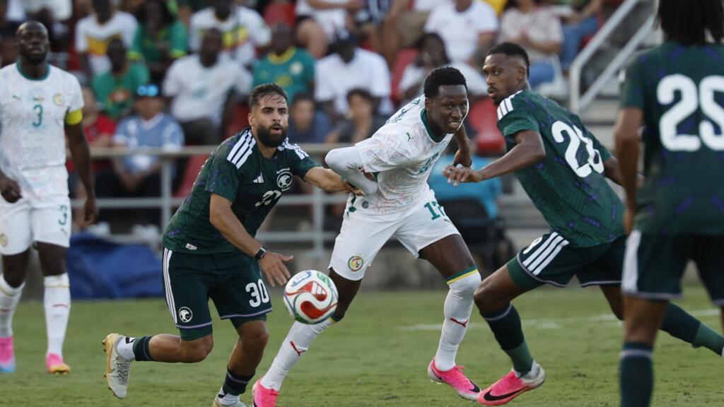 استعدادات كأس العالم: السعودية تتعادل سلبا مع السنغال والعراق يخسر أمام فنزويلا 2-صفر