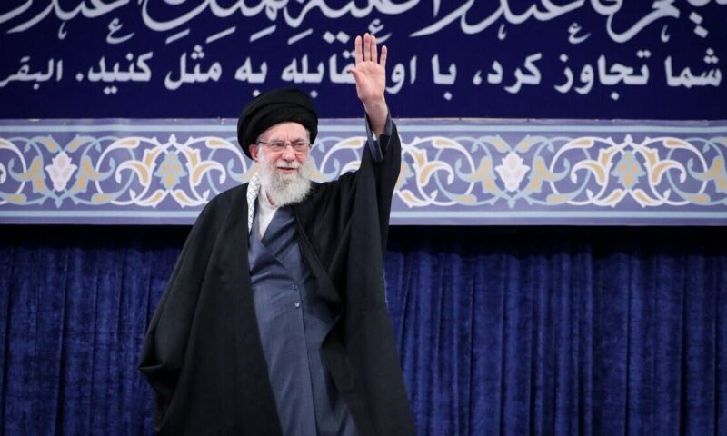 قبل الجنازة.. إيران تنشر مشاهد لم تعرض من قبل لخامنئي