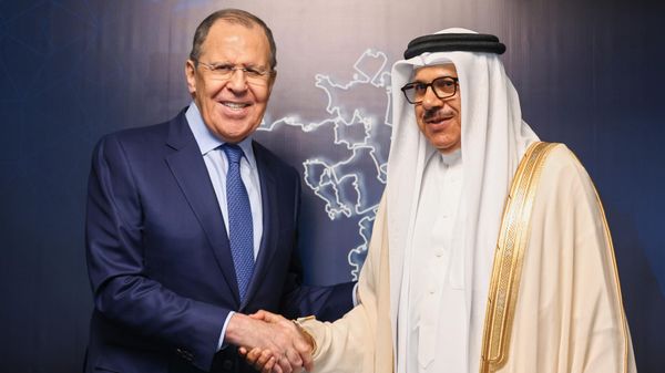 لافروف يبحث مع وزير الخارجية البحريني الوضع في منطقة الخليج