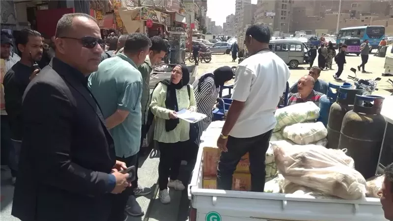 التحفظ على سيارة محملة بـ1.7 طن لحوم مفرومة فاسدة بالفيوم